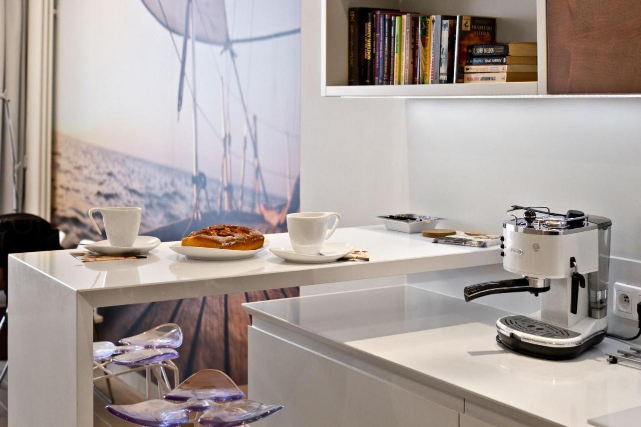 Triton Park Accommodation By P&O Serviced Apartments Varsavia Esterno foto