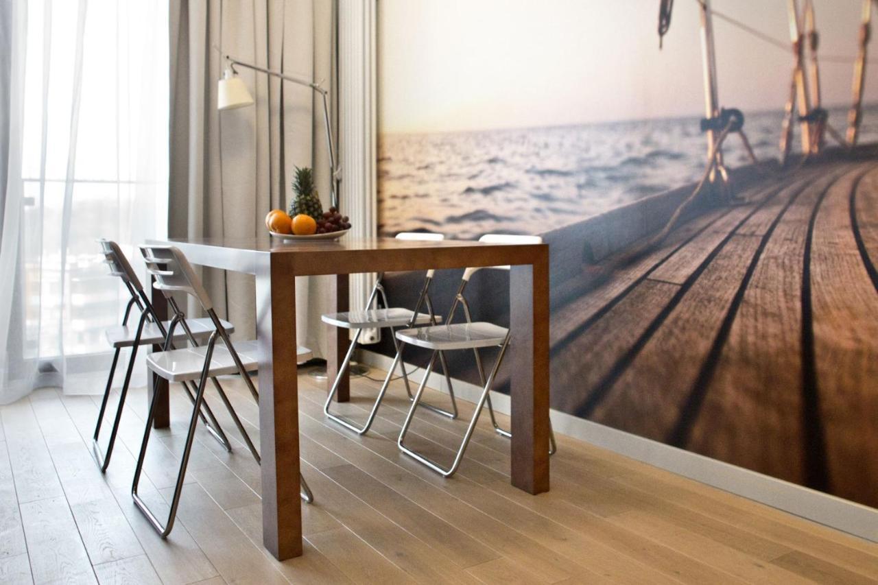 Triton Park Accommodation By P&O Serviced Apartments Varsavia Esterno foto