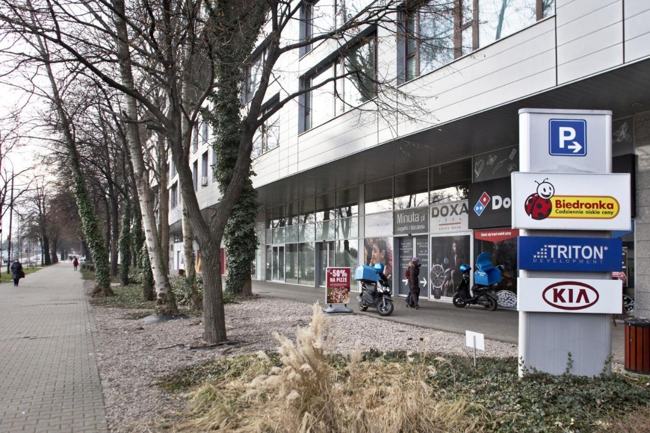 Triton Park Accommodation By P&O Serviced Apartments Varsavia Esterno foto