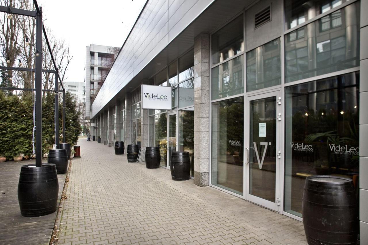 Triton Park Accommodation By P&O Serviced Apartments Varsavia Esterno foto